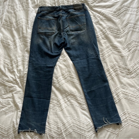 Distressed American Eagle Slim Jeans - Picture 4 of 6